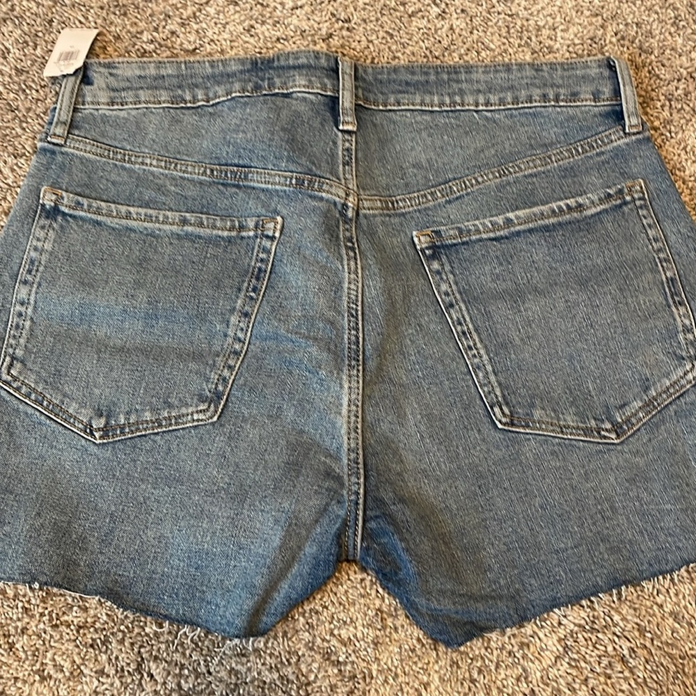 NWT high rise distressed denim shorts - Picture 7 of 7